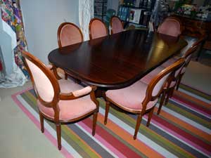 542. Dining table