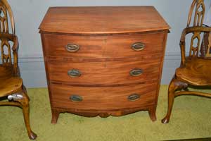 543. Bow front chest of drawers